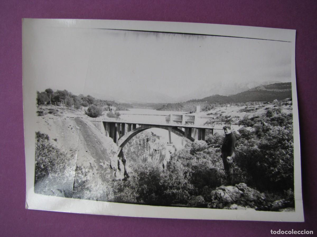 Antique Photography: FOTO DE JAEN. POZO ALCON. PANTANO DE LA BOLERA. 10,5X7,5 CM. ENERO 1969