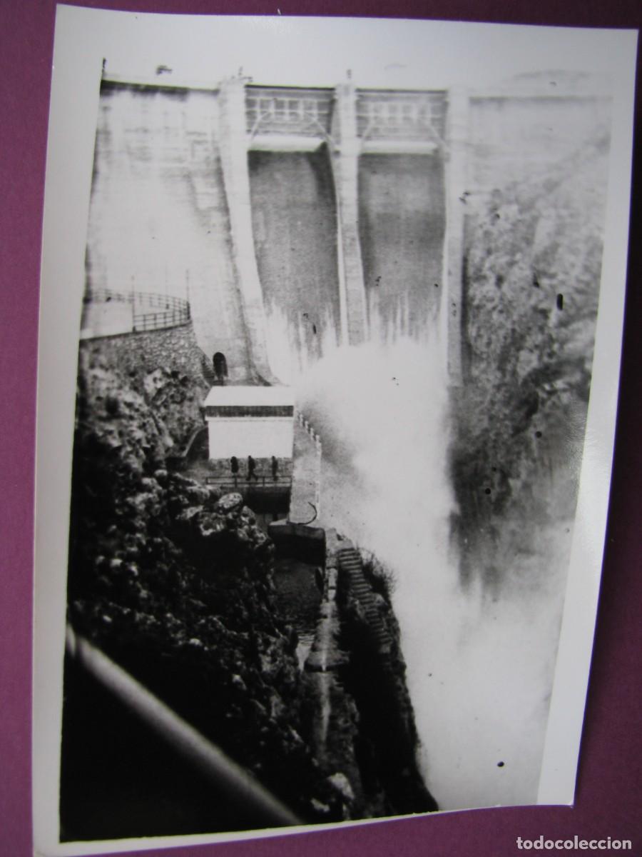 Antique Photography: FOTO DE JAEN. POZO ALCON. PANTANO DE LA BOLERA. 10,5X7,5 CM. ENERO 1969