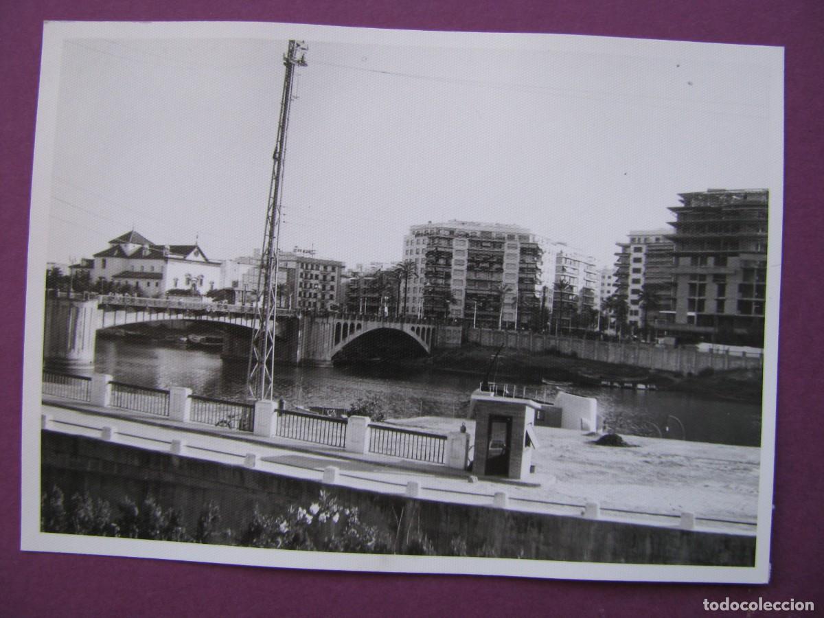Fotograf&iacute;a antigua: FOTO DE SEVILLA. A&Ntilde;OS 1960. 10X7 CM