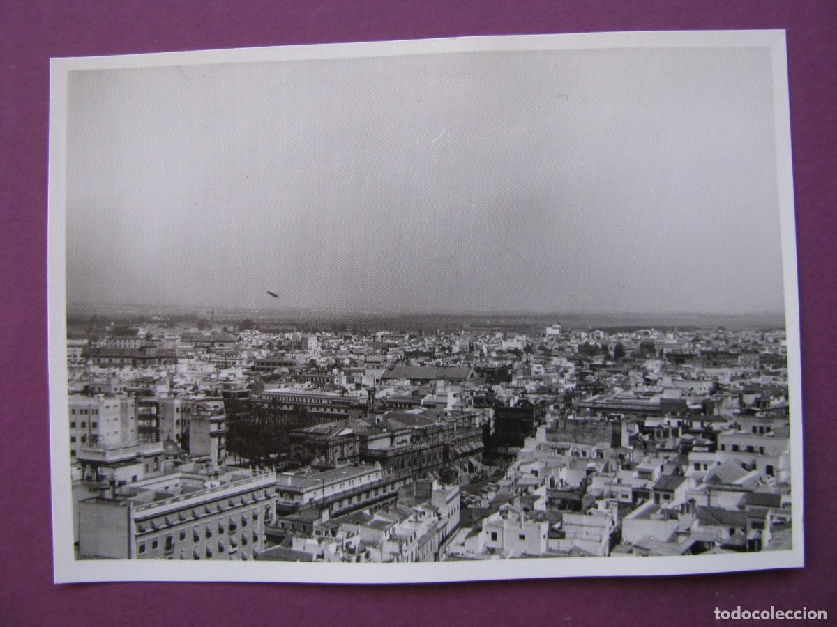 Fotograf&iacute;a antigua: FOTO DE SEVILLA. A&Ntilde;OS 1960. 10X7 CM