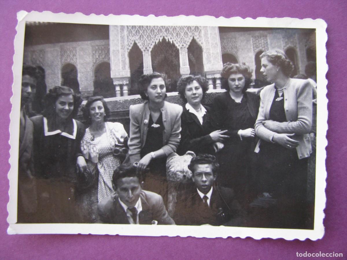 Fotograf&iacute;a antigua: FOTO DE GRANADA. ALHAMBRA. PATIO DE LOS LEONES. 9X6,5 CM