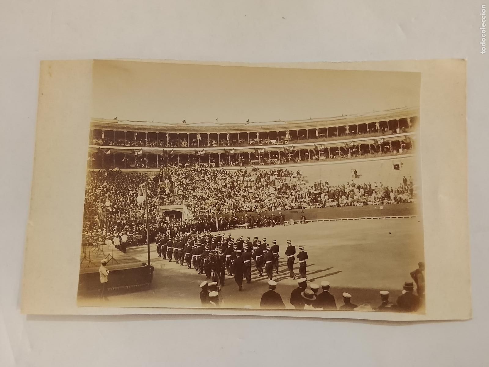 Fotograf&iacute;a antigua: PLAZA DE TOROS - DESFILE MILITAR - &iquest;&iquest; VALENCIA ?? - FOTOGRAFIA ANTIGUA -(115.735)