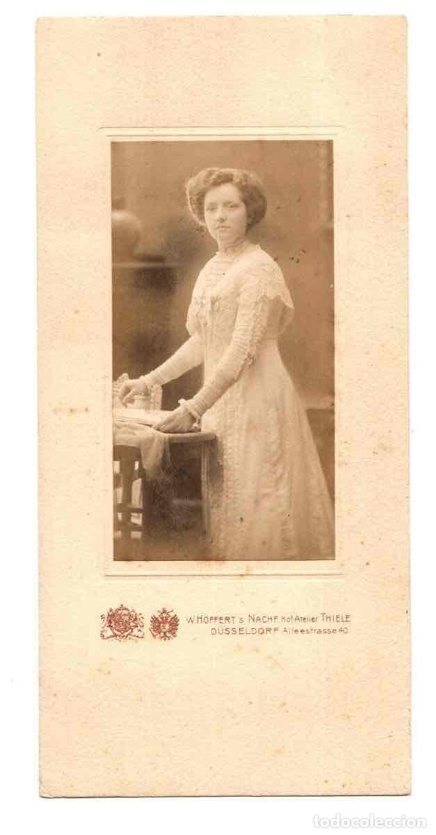 Fotograf&iacute;a antigua: FOTOGRAFIA ALBUMINA RETRATO FEMENINO. W. H&Ouml;FFERT. ATELIER THIELE. D&Uuml;SSELDORF. ALEMANIA