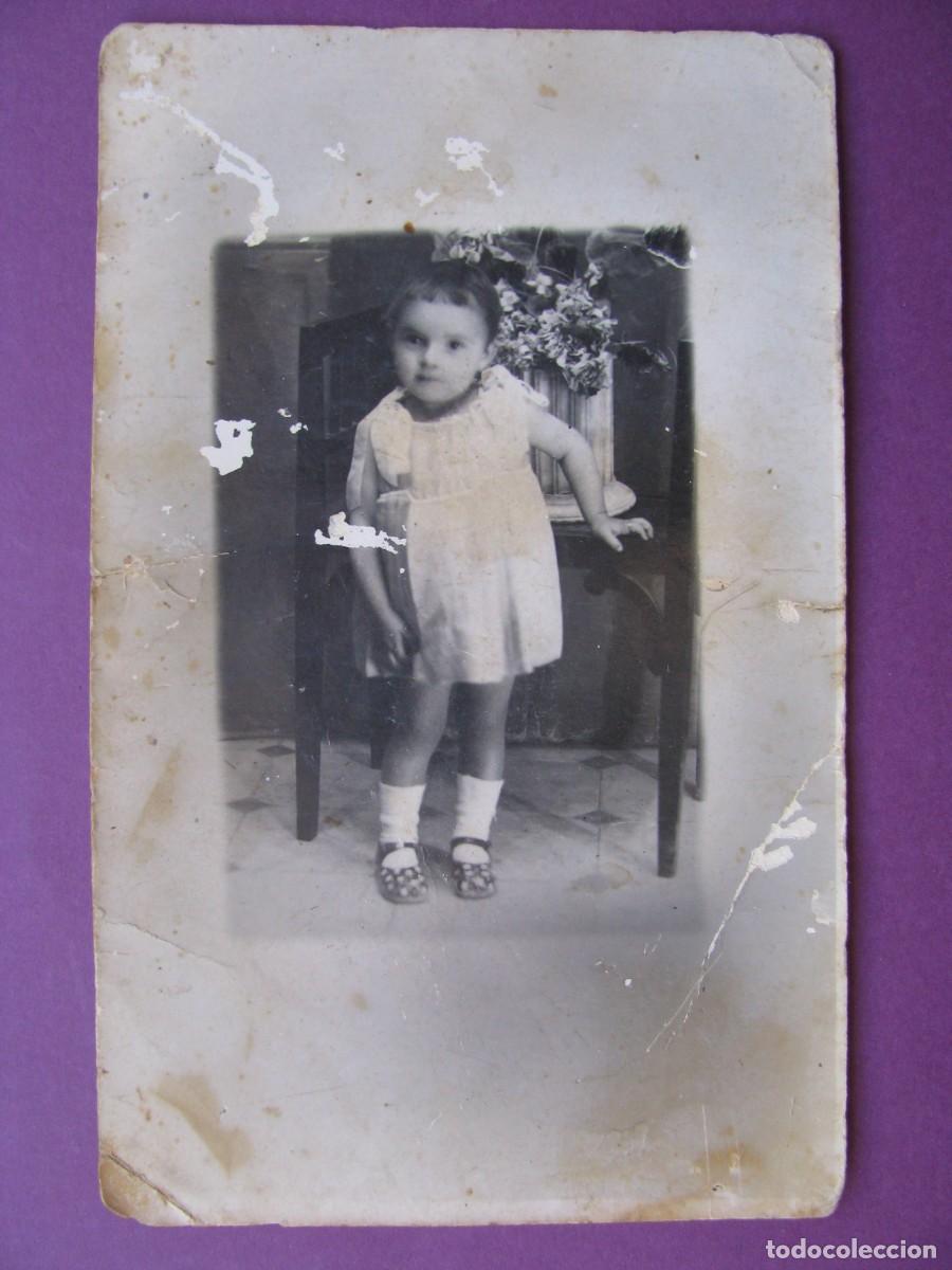 Fotograf&iacute;a antigua: ANTIGUA FOTO DE UNA NI&Ntilde;A. NO HAY DATOS DEL FOTOGRAFO. CON DESPERFECTOS