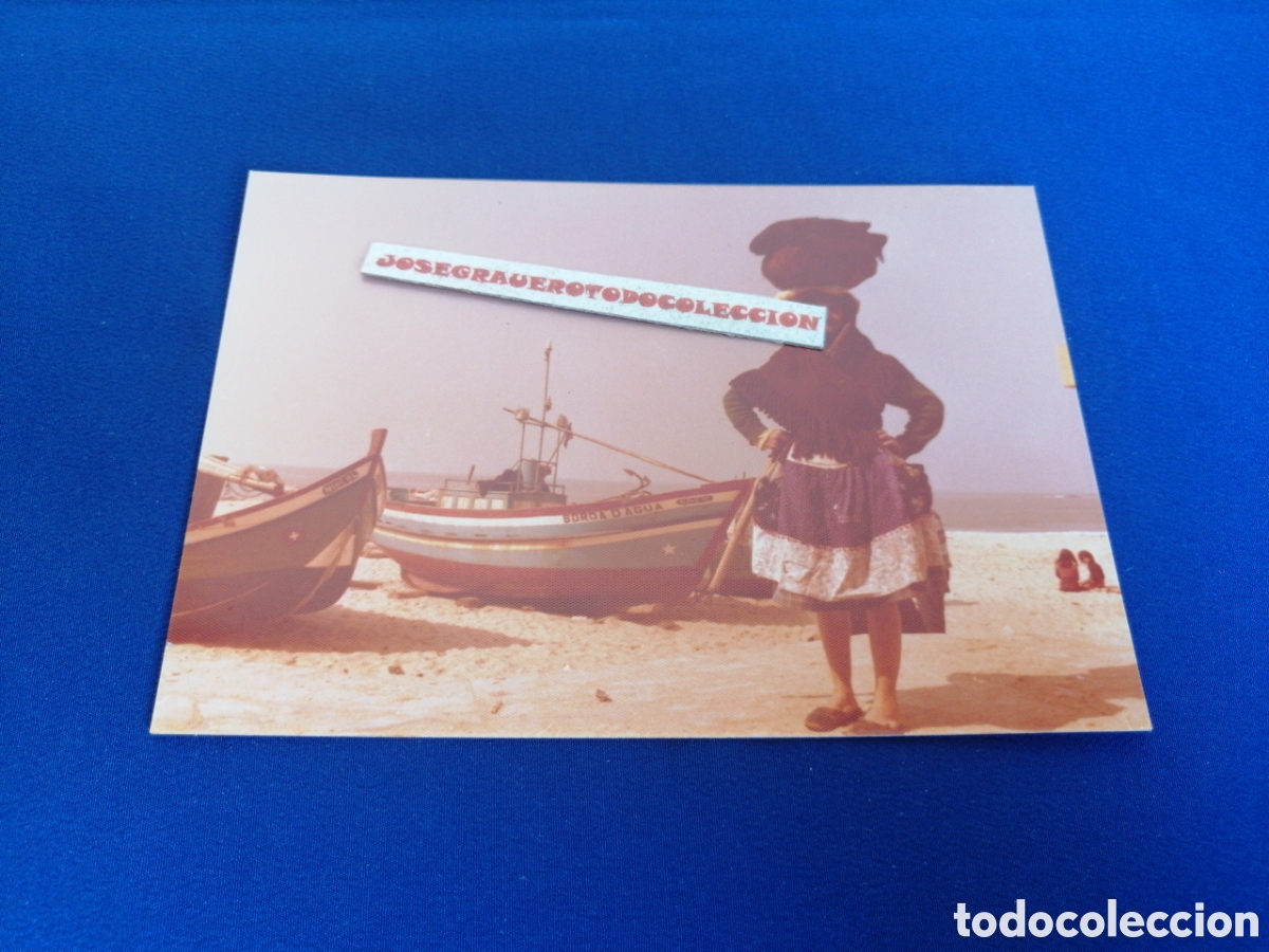 Fotograf&iacute;a antigua: NAZARET (PORTUGAL ) PESCADORA BARCA A&Ntilde;O 1978 FOTOGRAF&Iacute;A ANTIGUA SIGLO PASADO