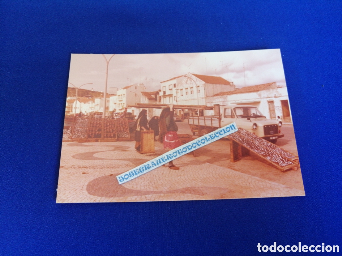 Fotograf&iacute;a antigua: NAZARET (PORTUGAL ) PESCADORAS - FORD TR&Aacute;NSIT 1977 CAMIONETA - A&Ntilde;O 1978 - FOTO SIGLO PASADO