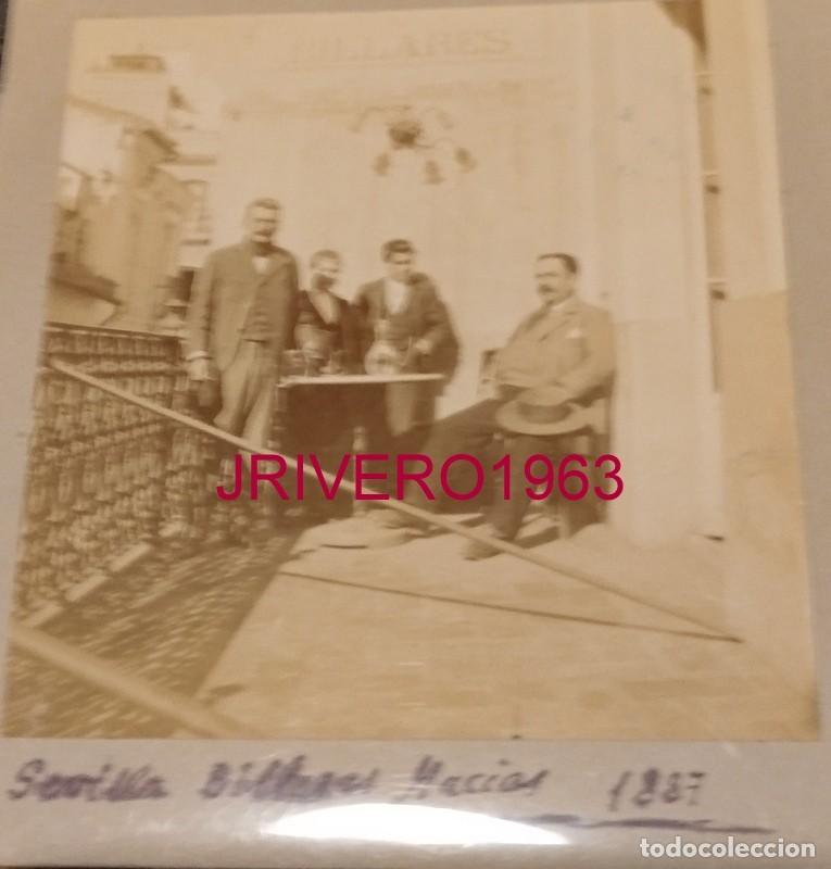 Fotografia antica: SEVILLA, 1887, SE&Ntilde;ORES SENTADOS EN LOS BILLARES MACIAS, 78X84MM