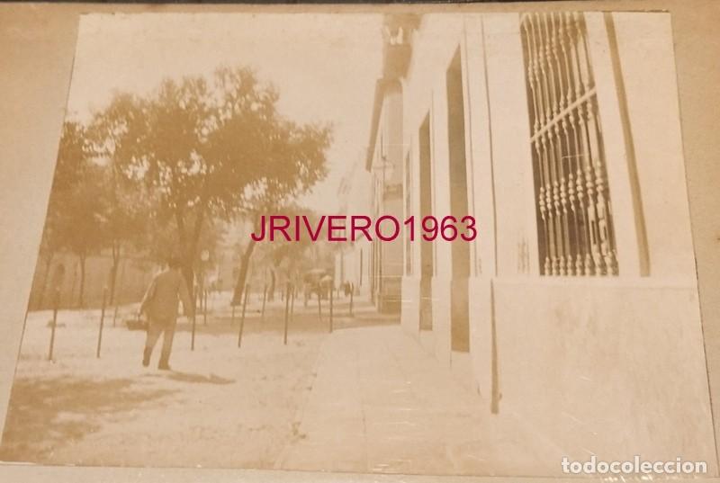 Fotografia antica: SEVILLA, SIGLO XIX, ALBUMINA ESCENA COSTUMBRISTA,110X90MM