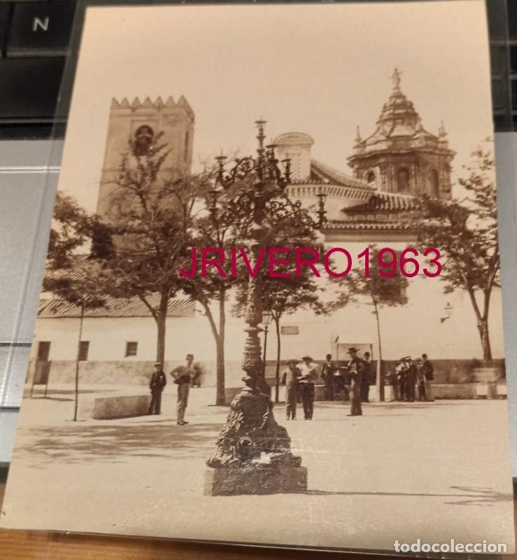 Fotograf&iacute;a antigua: SEVILLA, SIGLO XIX, PLAZA E IGLESIA DE SANTA CATALINA, 104X136MM