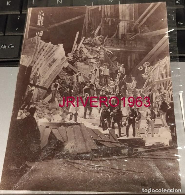 Fotograf&iacute;a antigua: SEVILLA, 1888, ALBUMINA CAIDA DEL CIMBORRIO DE LA CATEDRAL, 10X13 CMS