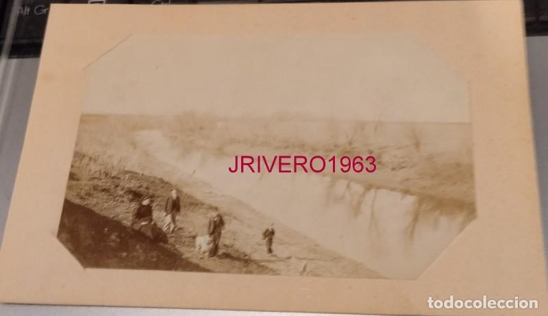 Fotograf&iacute;a antigua: SEVILLA, SIGLO XIX, ALBUMINA VISTA BRAZO DEL RIO GUADALQUIVIR, 100X70MM