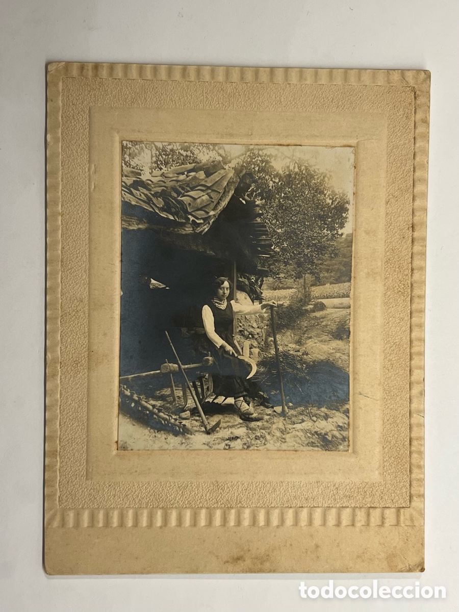 Fotograf&iacute;a antigua: BARCELONA. Fotograf&iacute;a usos y costumbres.. Pagesa Catalana amb fal&ccedil; de m&agrave;&hellip; (a.1911)