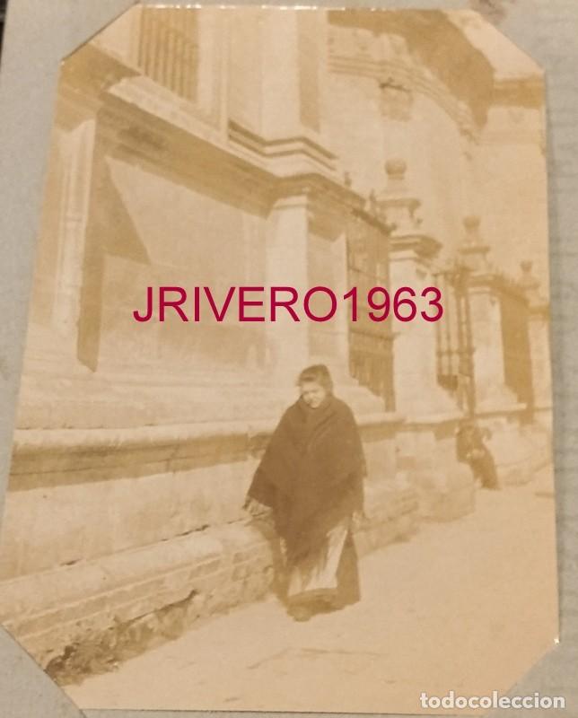 Fotograf&iacute;a antigua: SEVILLA, SIGLO XIX, ALBUMINA CIGARRERA DE LA FABRICA DE TABACOS, 98X68MM