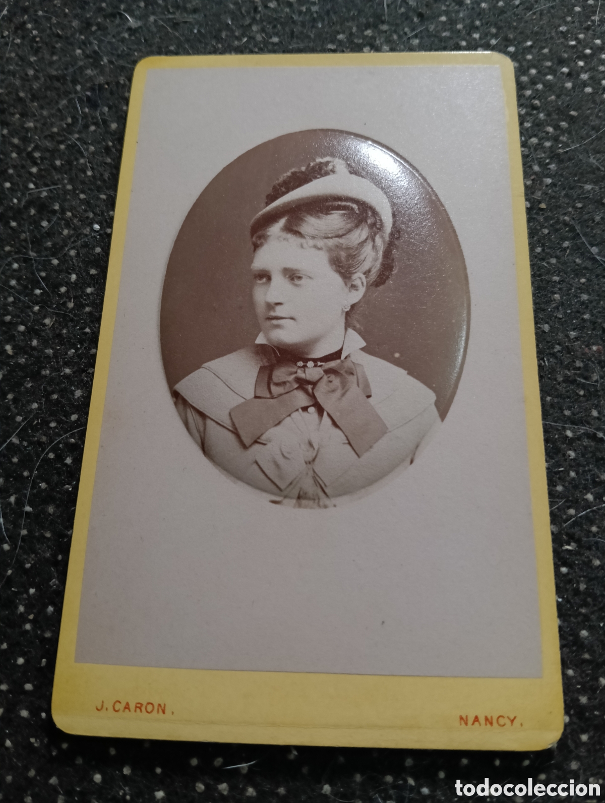 Fotograf&iacute;a antigua: 1890 - 1900 Fotograf&iacute;a de una Se&ntilde;ora posando para la ocasi&oacute;n, en cart&oacute;n mide 10 x 7 cm