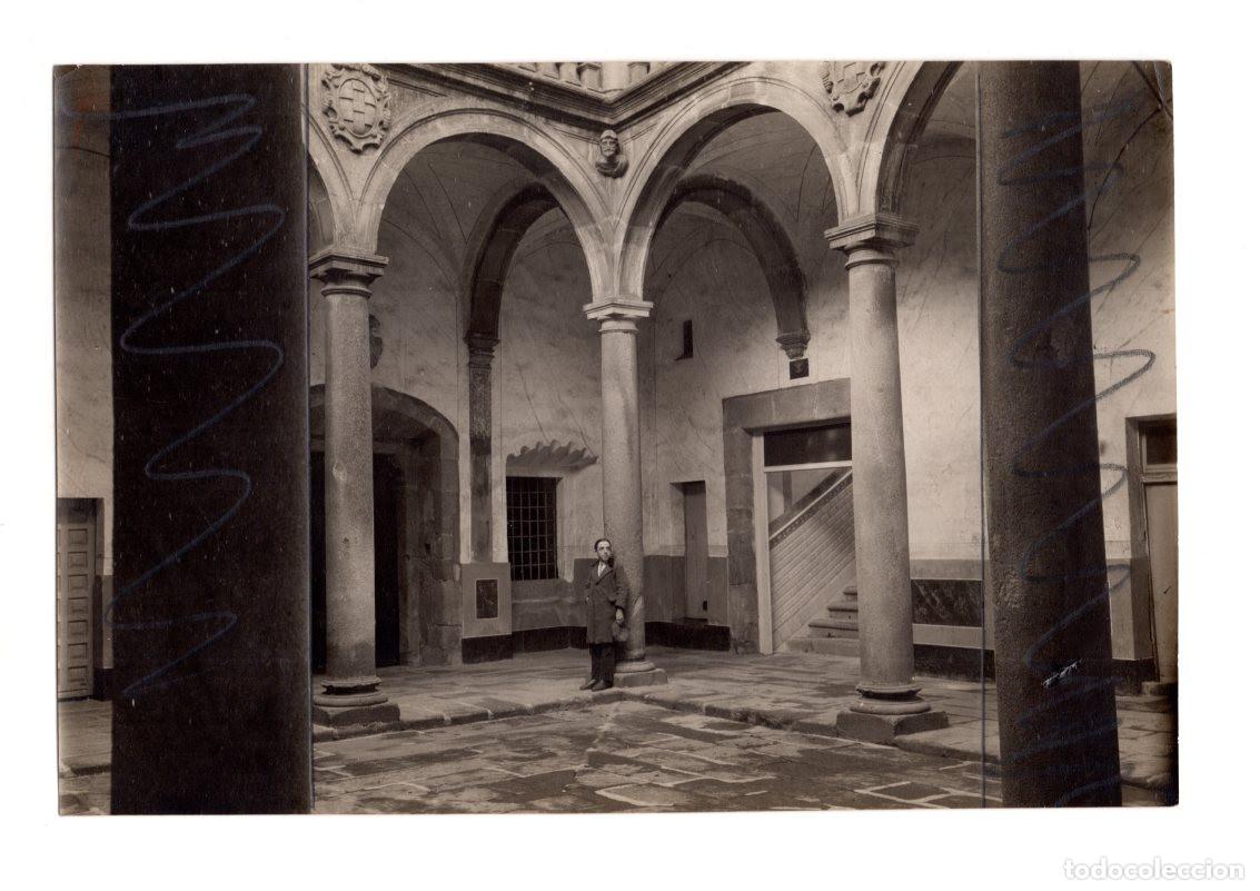 Fotograf&iacute;a antigua: C&Aacute;CERES.- PATIO RENACENTISTA DE LA CASA DE LOS PEREROS C&Iacute;RCULO DE LA CONCORDIA, CASINO. 17,1X11,4.