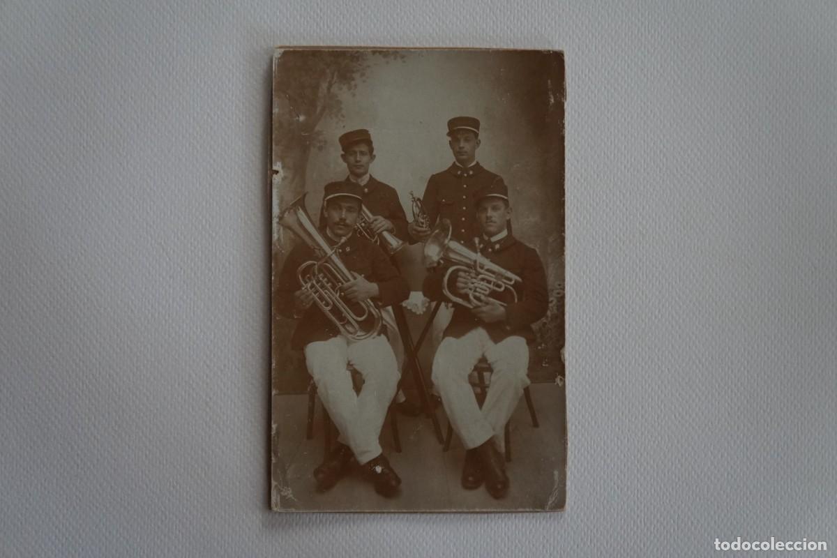 Fotograf&iacute;a antigua: Fotograf&iacute;a antigua en blanco y negro. Banda de m&uacute;sica. S. XIX-XX.