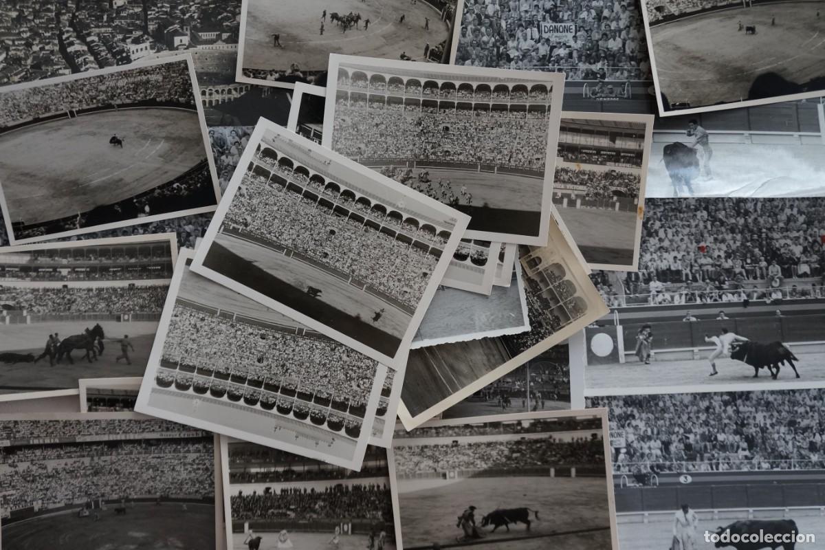 Fotograf&iacute;a antigua: Lote de 27 fotograf&iacute;as en blanco y negro. Corridas de toros. Mediados S. XX.