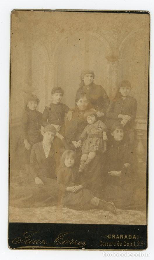 Fotograf&iacute;a antigua: GRANADA. JUAN TORRES. GRUPO FEMENINO. SIGLO XIX.