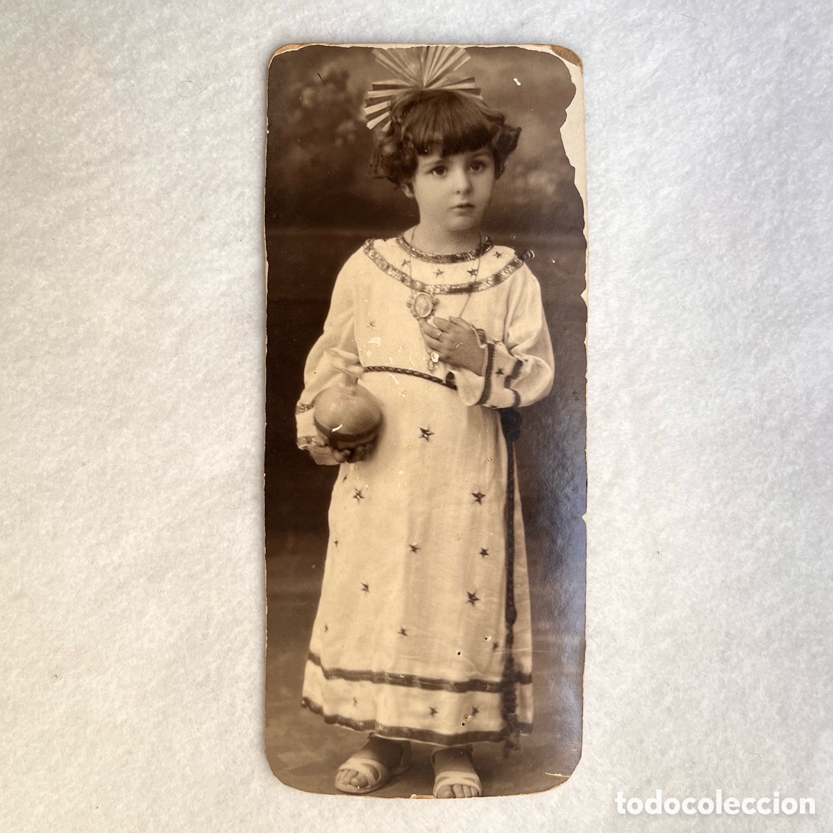 Fotograf&iacute;a antigua: RELIGIOSA / ANTIGUA FOTOGRAF&Iacute;A NI&Ntilde;A VESTIDA DE NI&Ntilde;O JES&Uacute;S DE LA BOLA / PRAGA