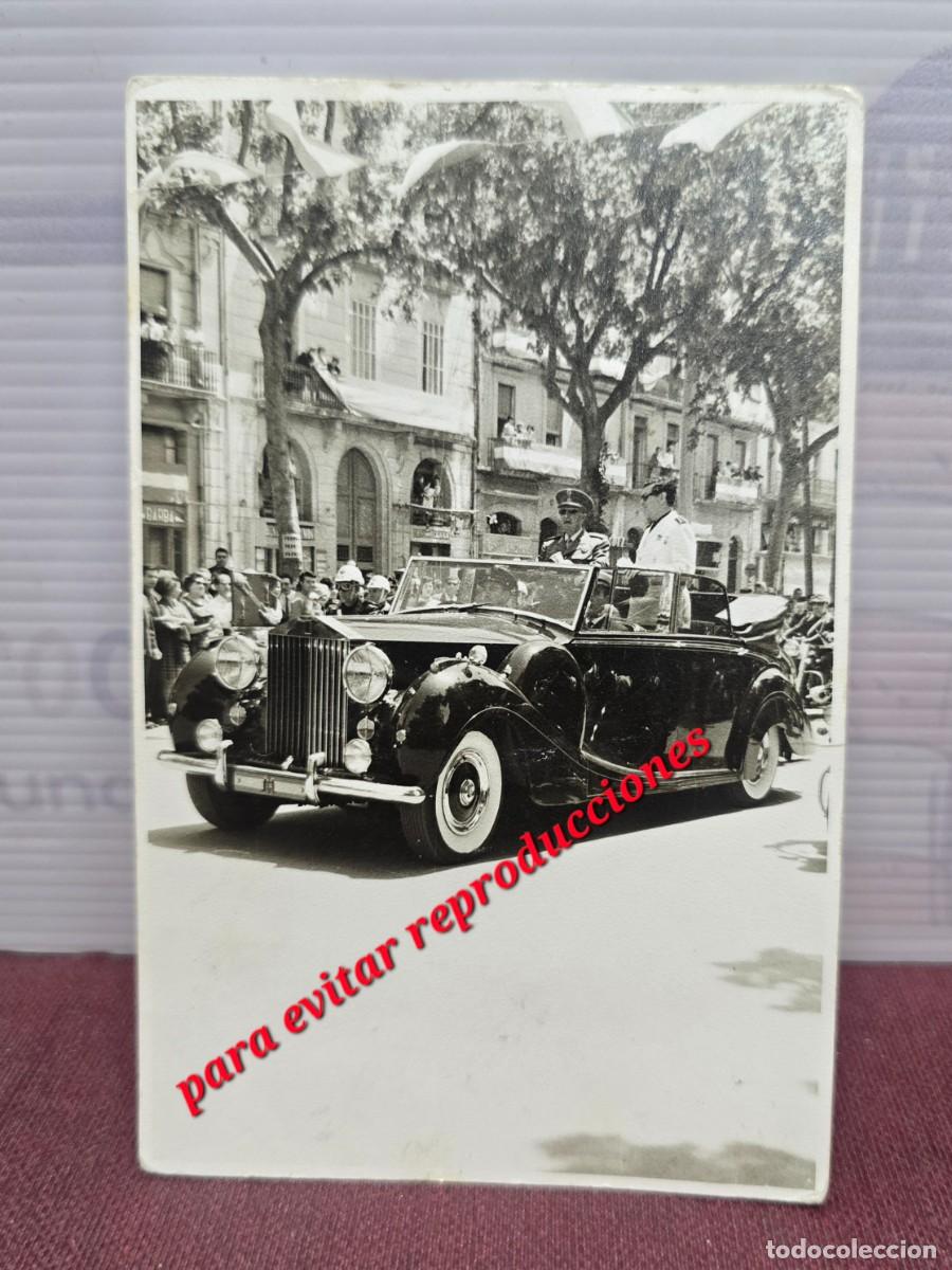 Fotograf&iacute;a antigua: Antigua Fotograf&iacute;a General Francisco Franco en Mercedes Benz