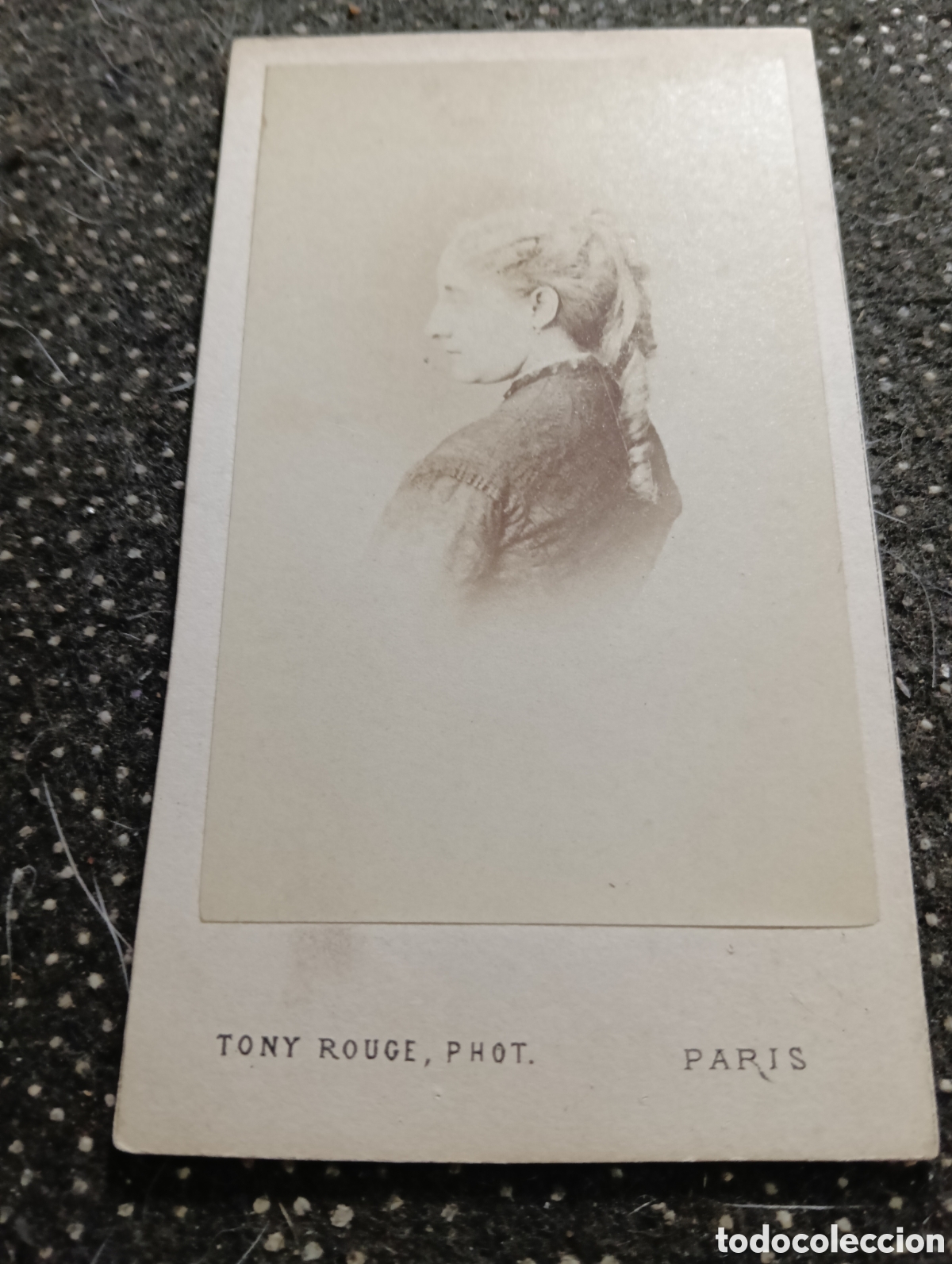 Fotograf&iacute;a antigua: 1880-1900 &Eacute;poca Victoriana Fotograf&iacute;a de una se&ntilde;ora con una cola en el pelo 10,5 x 6,5 cm aprox.
