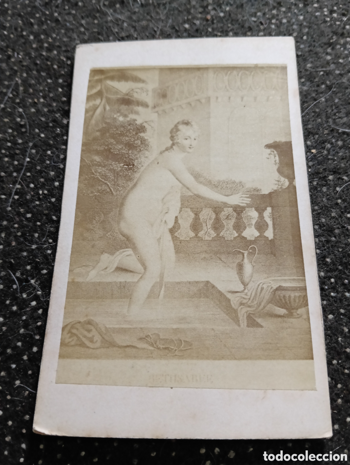 Fotograf&iacute;a antigua: 1880-1900 &Eacute;poca Victoriana Fotograf&iacute;a de una mujer desnuda saliendo del ba&ntilde;o 10,5 x 6,5 cm aprox.