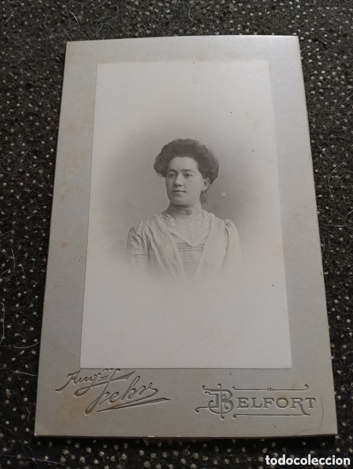 Fotograf&iacute;a antigua: 1880-1900 &Eacute;poca Victoriana Fotograf&iacute;a de una se&ntilde;ora con un vestido de color blanco 12,5 x 8 cm aprox