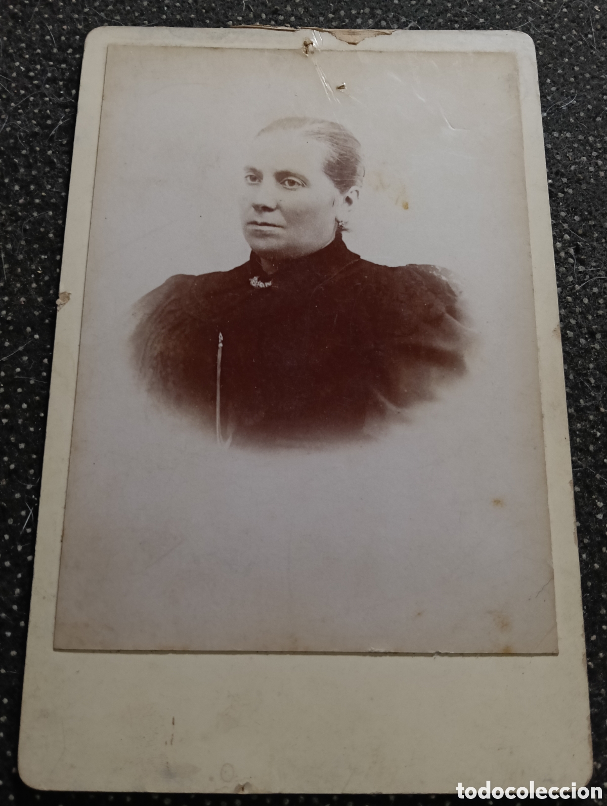Fotograf&iacute;a antigua: 1880-1900 &Eacute;poca Victoriana Fotograf&iacute;a de una se&ntilde;ora vestida para la ocasi&oacute;n 17 x 11 cm aprox.