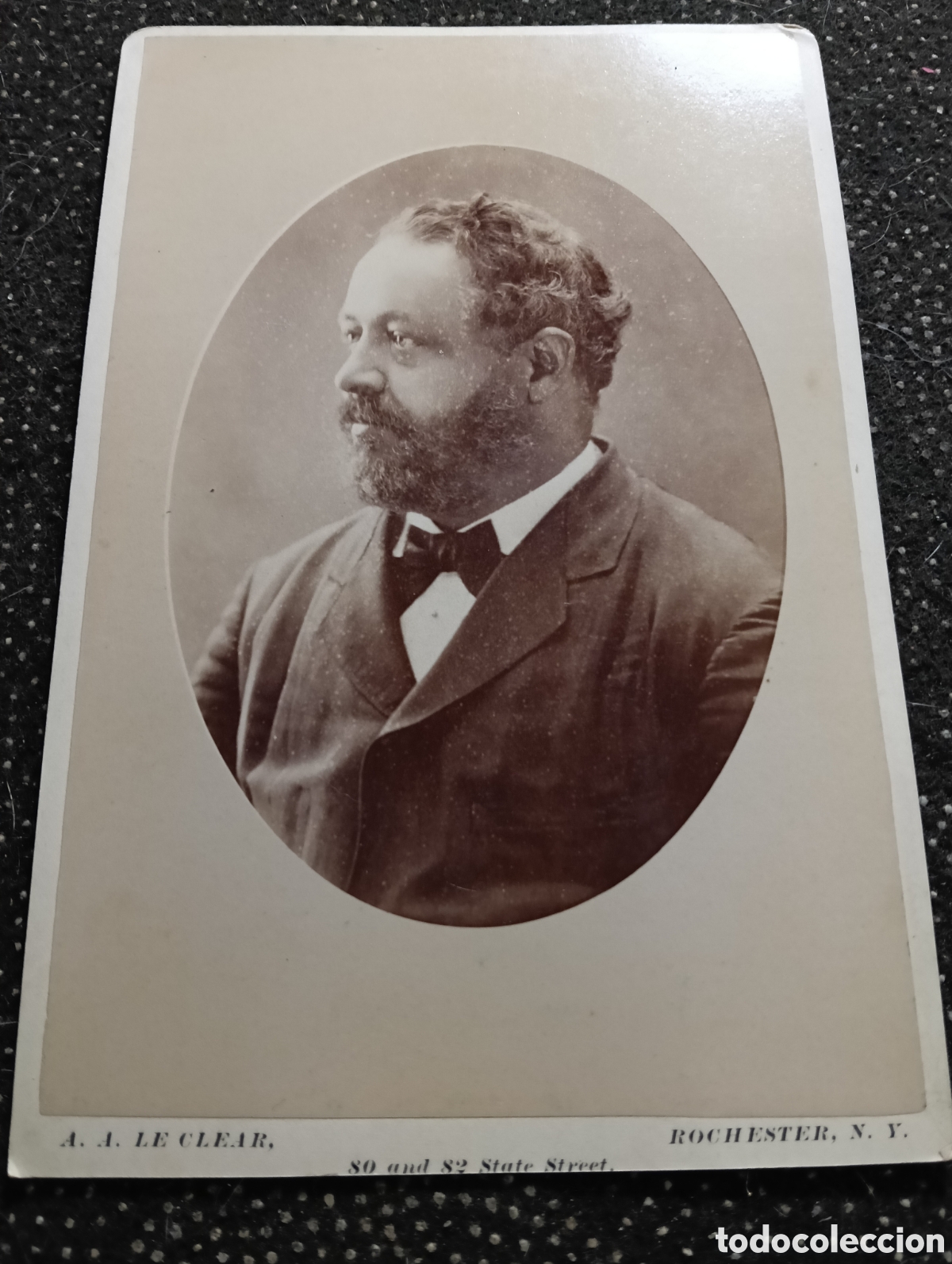 Fotograf&iacute;a antigua: 1880-1900 &Eacute;poca Victoriana Fotograf&iacute;a de un se&ntilde;or vestido para la ocasi&oacute;n 17 x 11 cm aprox.