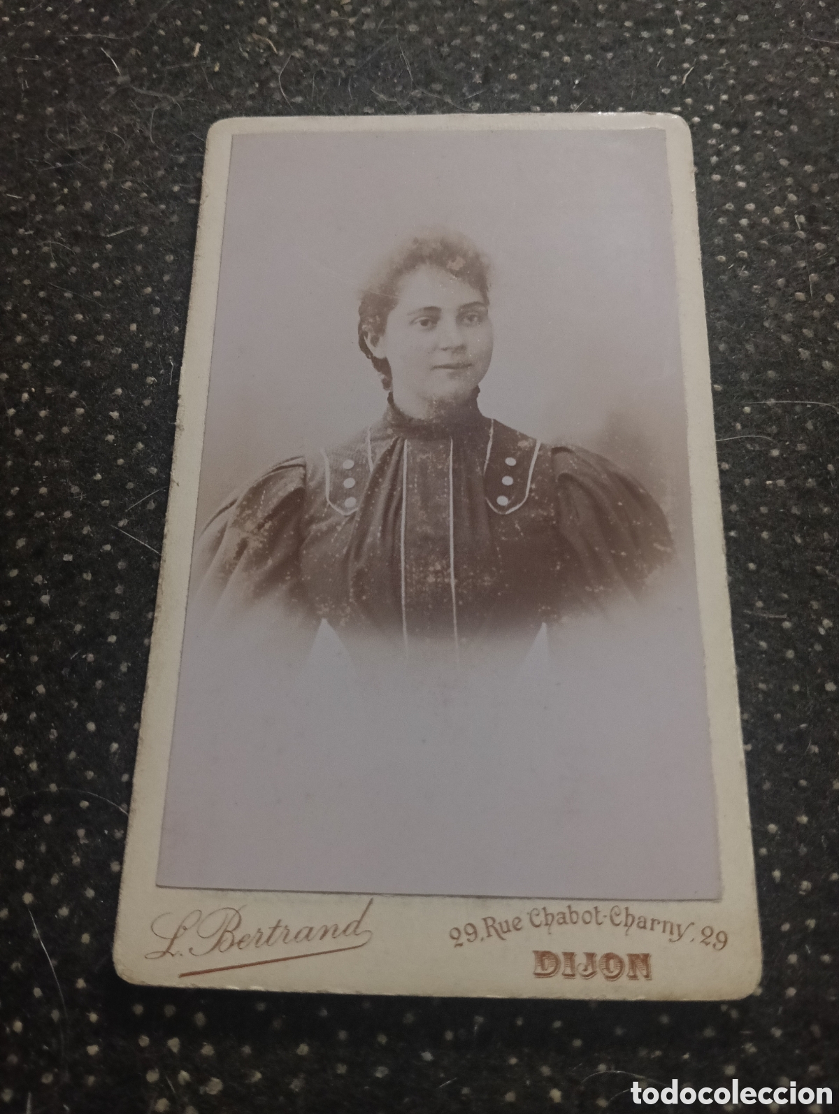 Fotograf&iacute;a antigua: 1865-1910 Fotograf&iacute;a Victoriana en cart&oacute;n de una se&ntilde;ora mide 11 x 6,5 aprox.