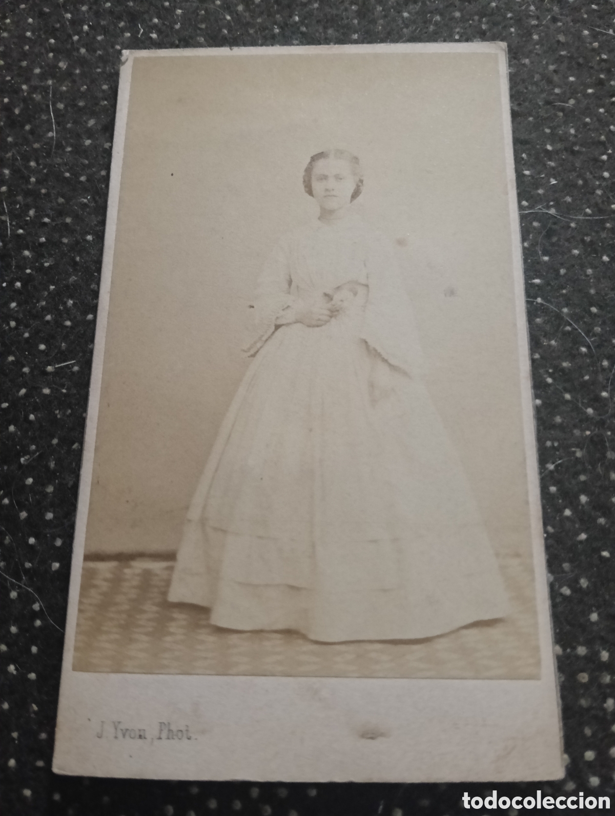 Fotograf&iacute;a antigua: 1865-1910 Fotograf&iacute;a Victoriana en cart&oacute;n de una se&ntilde;ora mide 11 x 6,5 aprox.