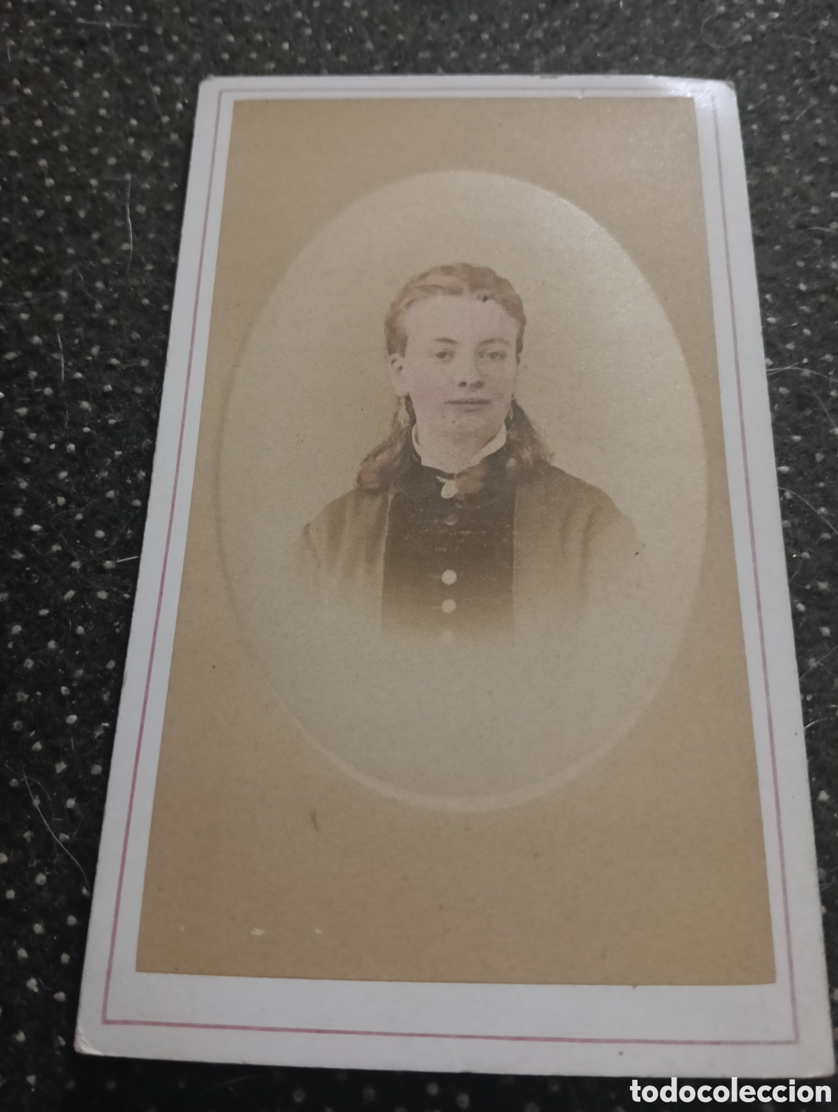 Fotograf&iacute;a antigua: 1865-1910 Fotograf&iacute;a Victoriana en cart&oacute;n de una se&ntilde;ora mide 11 x 6,5 aprox.