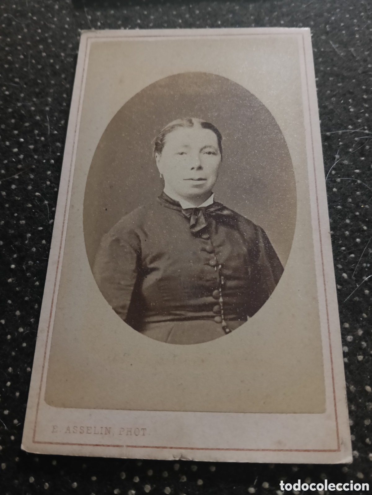 Fotograf&iacute;a antigua: 1865-1910 Fotograf&iacute;a Victoriana en cart&oacute;n de una se&ntilde;ora mide 11 x 6,5 aprox.