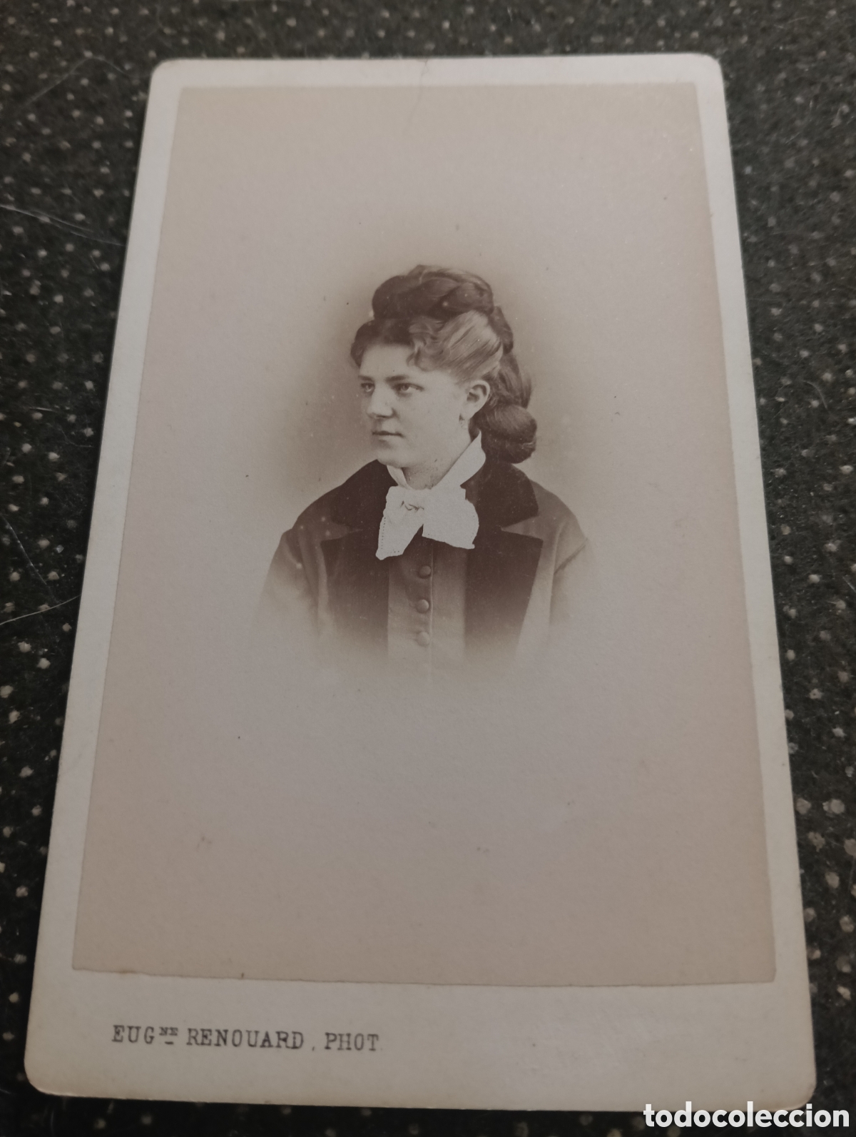 Fotograf&iacute;a antigua: 1865-1910 Fotograf&iacute;a Victoriana en cart&oacute;n de una se&ntilde;ora mide 11 x 6,5 aprox.