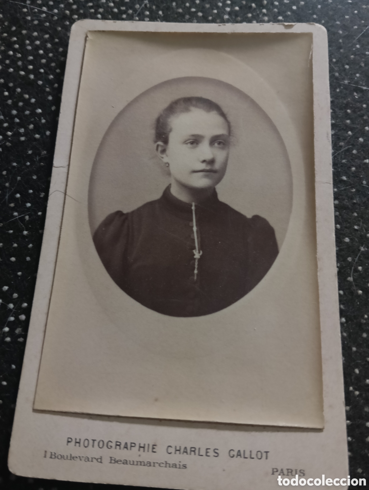 Fotograf&iacute;a antigua: 1865-1910 Fotograf&iacute;a Victoriana en cart&oacute;n de una se&ntilde;ora mide 11 x 6,5 aprox.