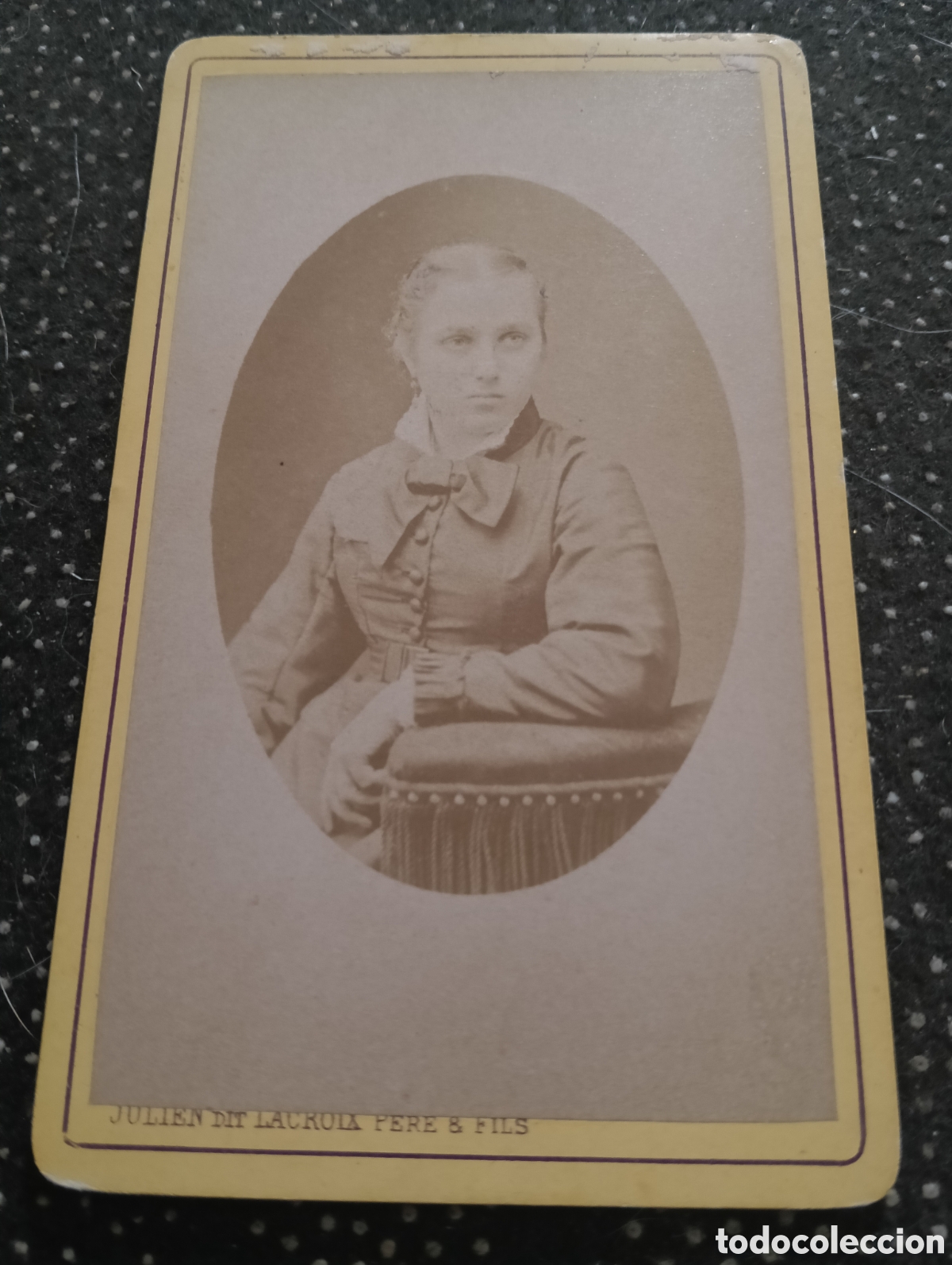 Fotograf&iacute;a antigua: 1865-1910 Fotograf&iacute;a Victoriana en cart&oacute;n de una se&ntilde;ora mide 11 x 6,5 aprox.