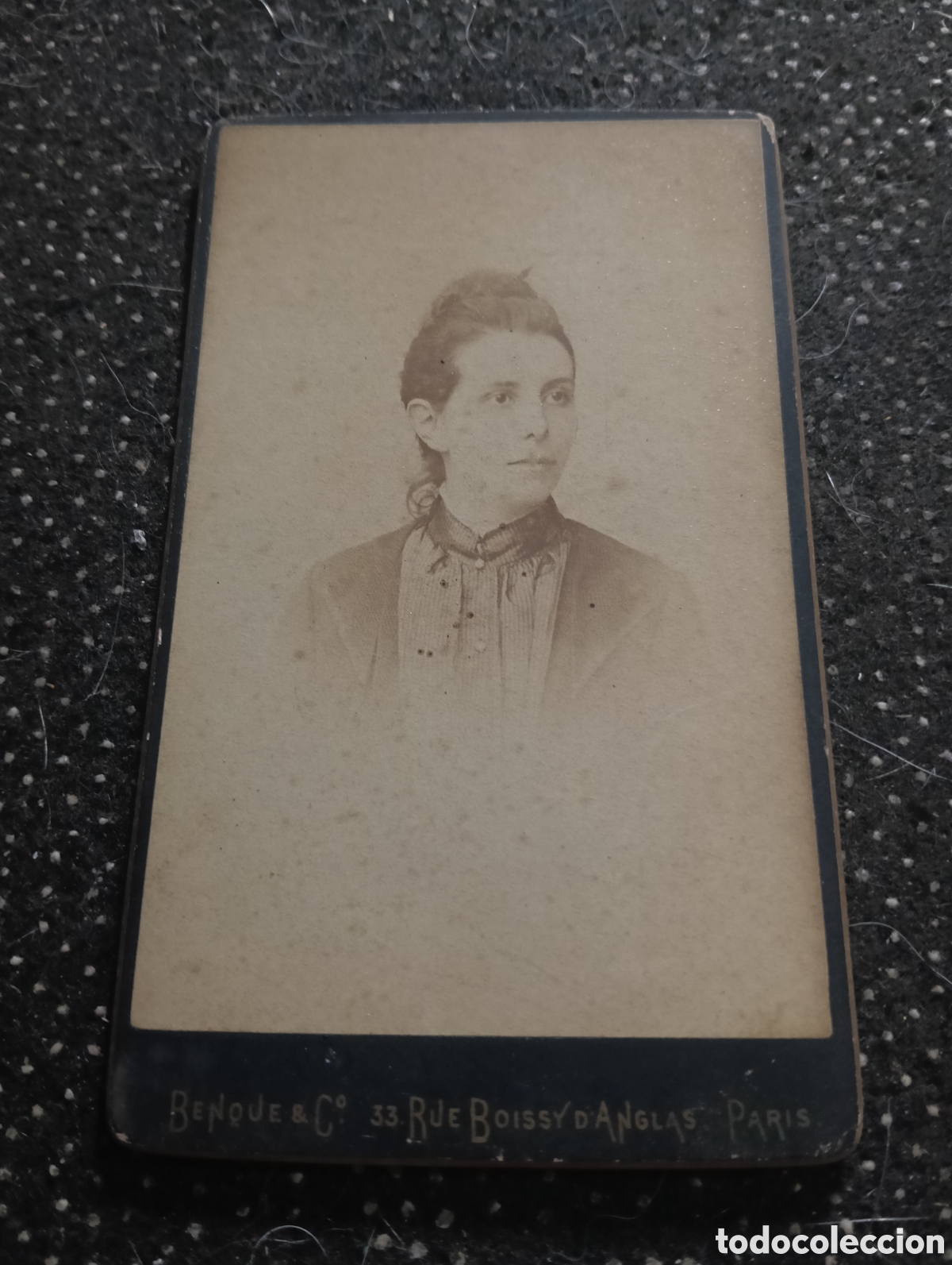 Fotograf&iacute;a antigua: 1865-1910 Fotograf&iacute;a Victoriana en cart&oacute;n de una se&ntilde;ora mide 11 x 6,5 aprox.