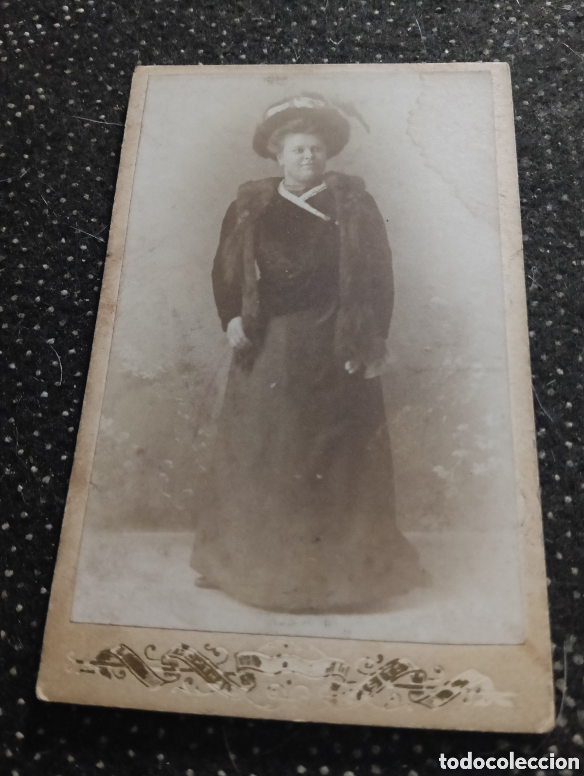 Fotograf&iacute;a antigua: 1865-1910 Fotograf&iacute;a Victoriana en cart&oacute;n de una se&ntilde;ora mide 11 x 6,5 aprox.