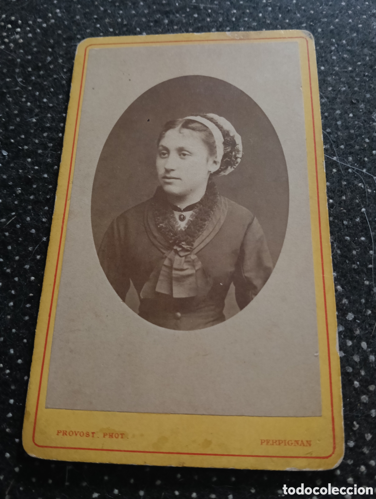 Fotograf&iacute;a antigua: 1865-1910 Fotograf&iacute;a Victoriana en cart&oacute;n de una se&ntilde;ora mide 11 x 6,5 aprox.