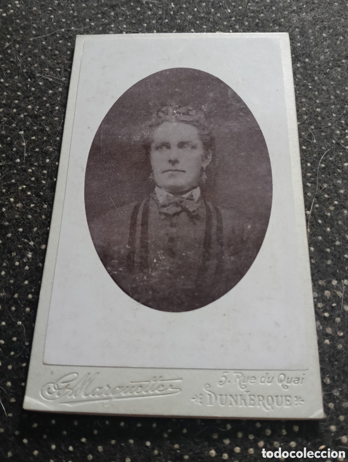 Fotograf&iacute;a antigua: 1865-1910 Fotograf&iacute;a Victoriana en cart&oacute;n de una se&ntilde;ora mide 11 x 6,5 aprox.