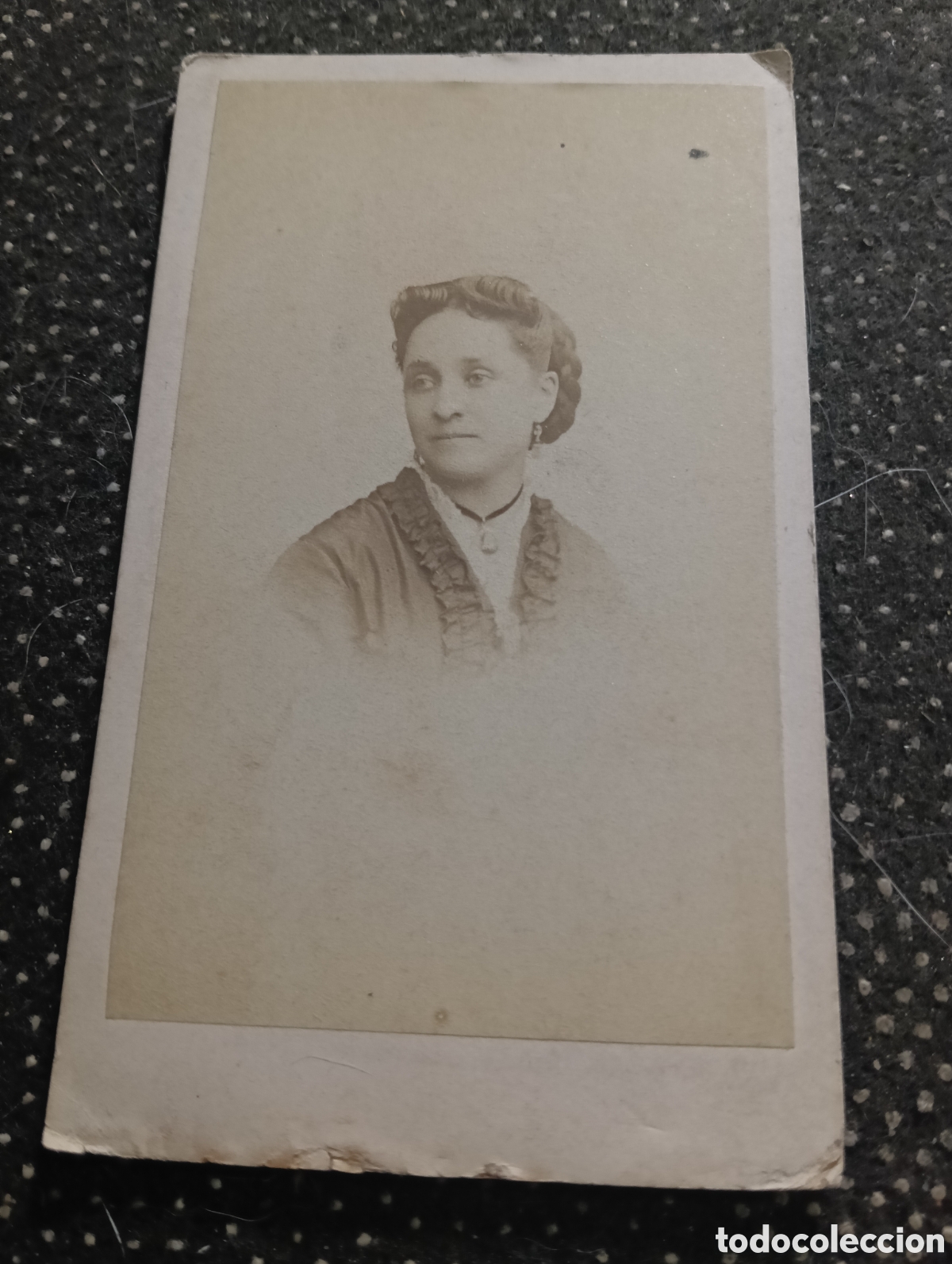 Fotograf&iacute;a antigua: 1865-1910 Fotograf&iacute;a Victoriana en cart&oacute;n de una se&ntilde;ora mide 11 x 6,5 aprox.