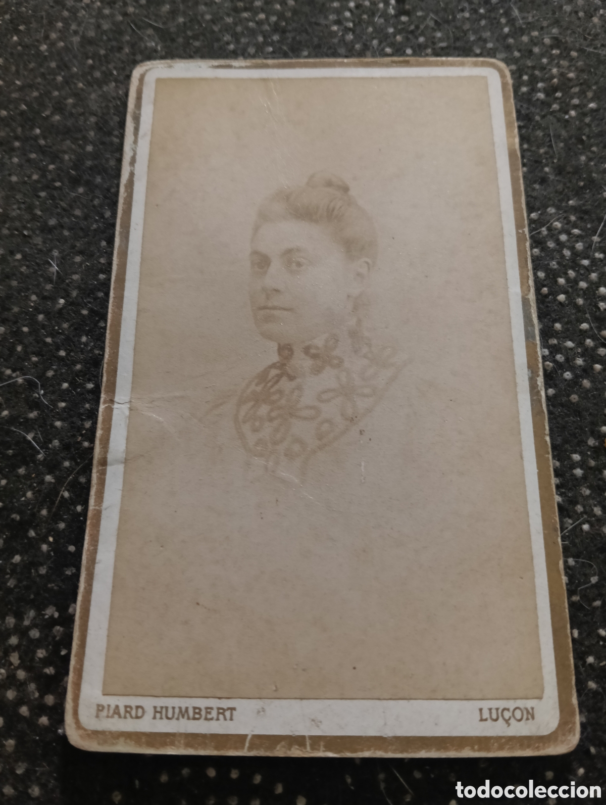 Fotograf&iacute;a antigua: 1865-1910 Fotograf&iacute;a Victoriana en cart&oacute;n de una se&ntilde;ora mide 11 x 6,5 aprox.