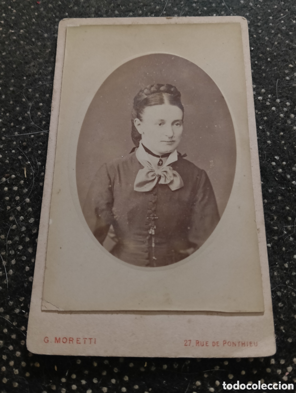 Fotograf&iacute;a antigua: 1865-1910 Fotograf&iacute;a Victoriana en cart&oacute;n de una se&ntilde;ora mide 11 x 6,5 aprox.