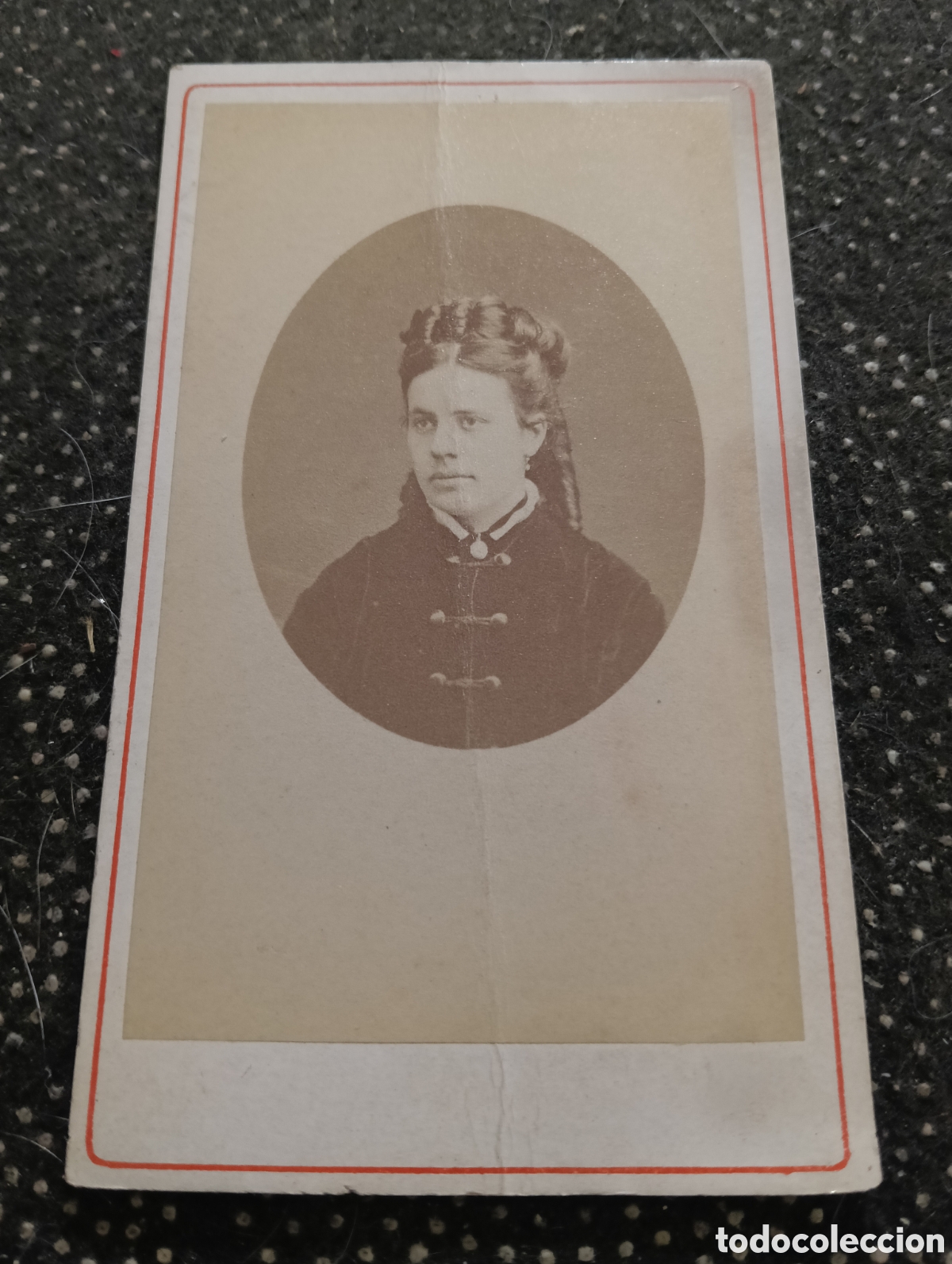 Fotograf&iacute;a antigua: 1865-1910 Fotograf&iacute;a Victoriana en cart&oacute;n de una se&ntilde;ora mide 11 x 6,5 aprox.