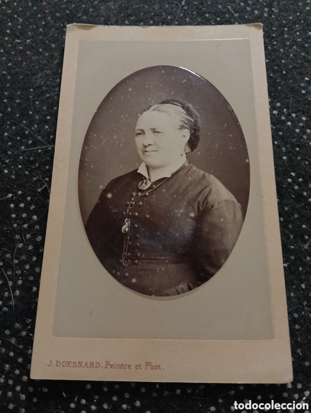 Fotograf&iacute;a antigua: 1865-1910 Fotograf&iacute;a Victoriana en cart&oacute;n de una se&ntilde;ora mide 11 x 6,5 aprox.