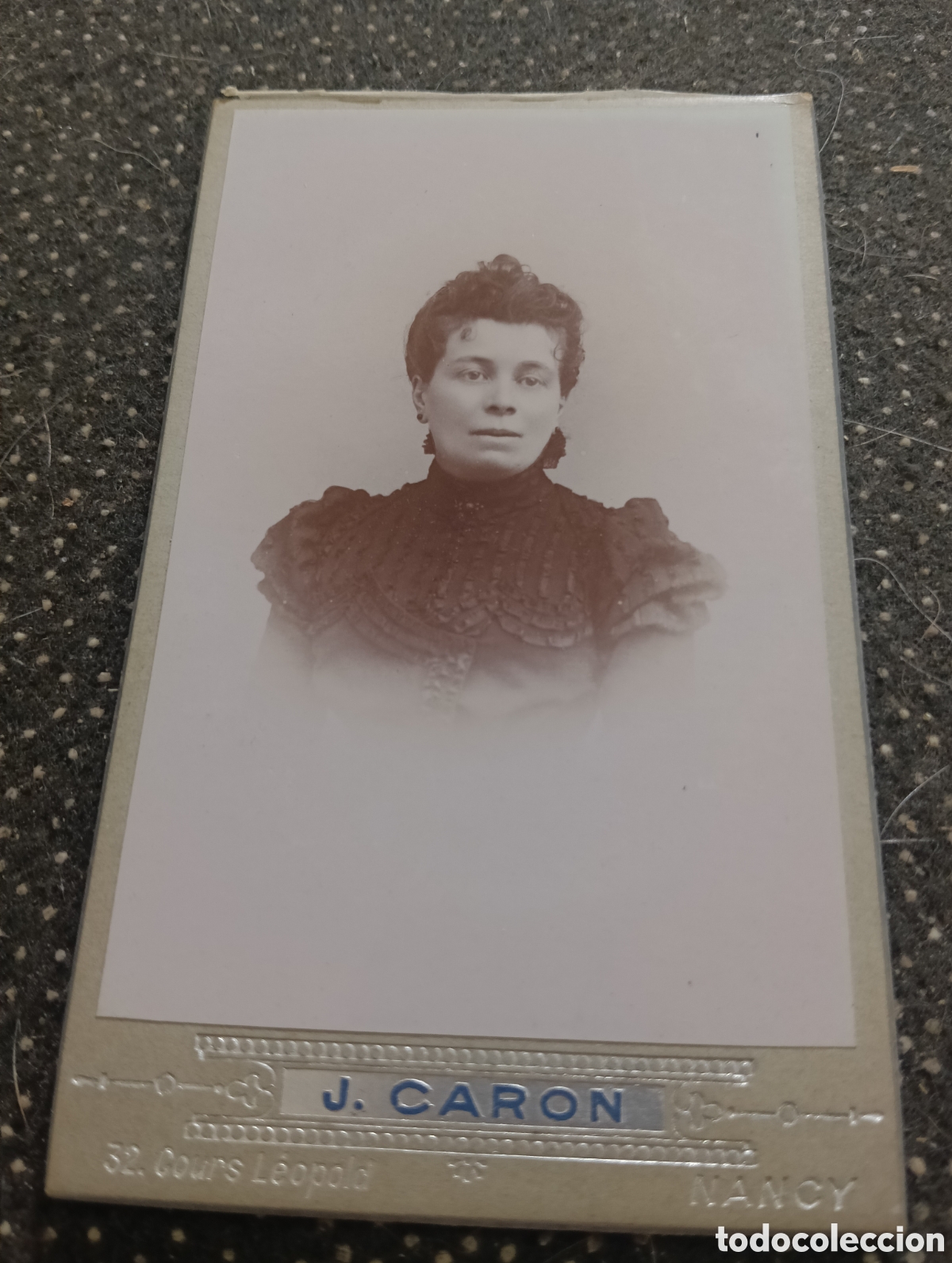 Fotograf&iacute;a antigua: 1865-1910 Fotograf&iacute;a Victoriana en cart&oacute;n de una se&ntilde;ora mide 11 x 6,5 aprox.