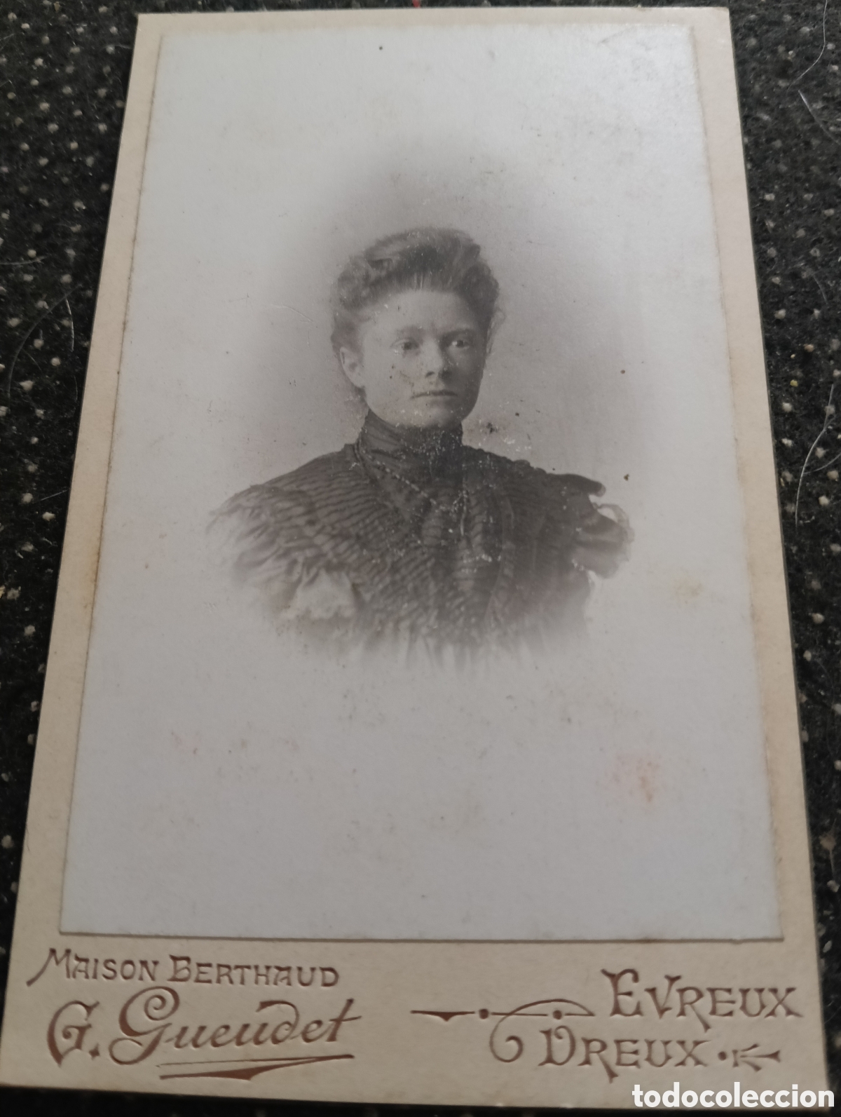 Fotograf&iacute;a antigua: 1865-1910 Fotograf&iacute;a Victoriana en cart&oacute;n de una se&ntilde;ora mide 11 x 6,5 aprox.
