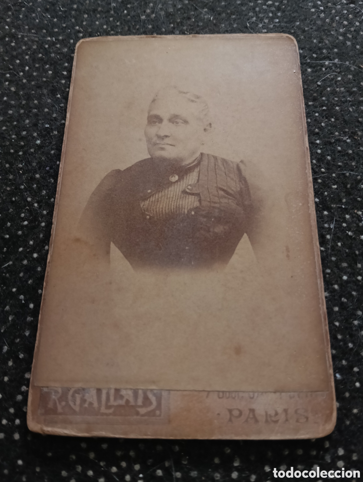 Fotograf&iacute;a antigua: 1865-1910 Fotograf&iacute;a Victoriana en cart&oacute;n de una se&ntilde;ora mide 11 x 6,5 aprox.