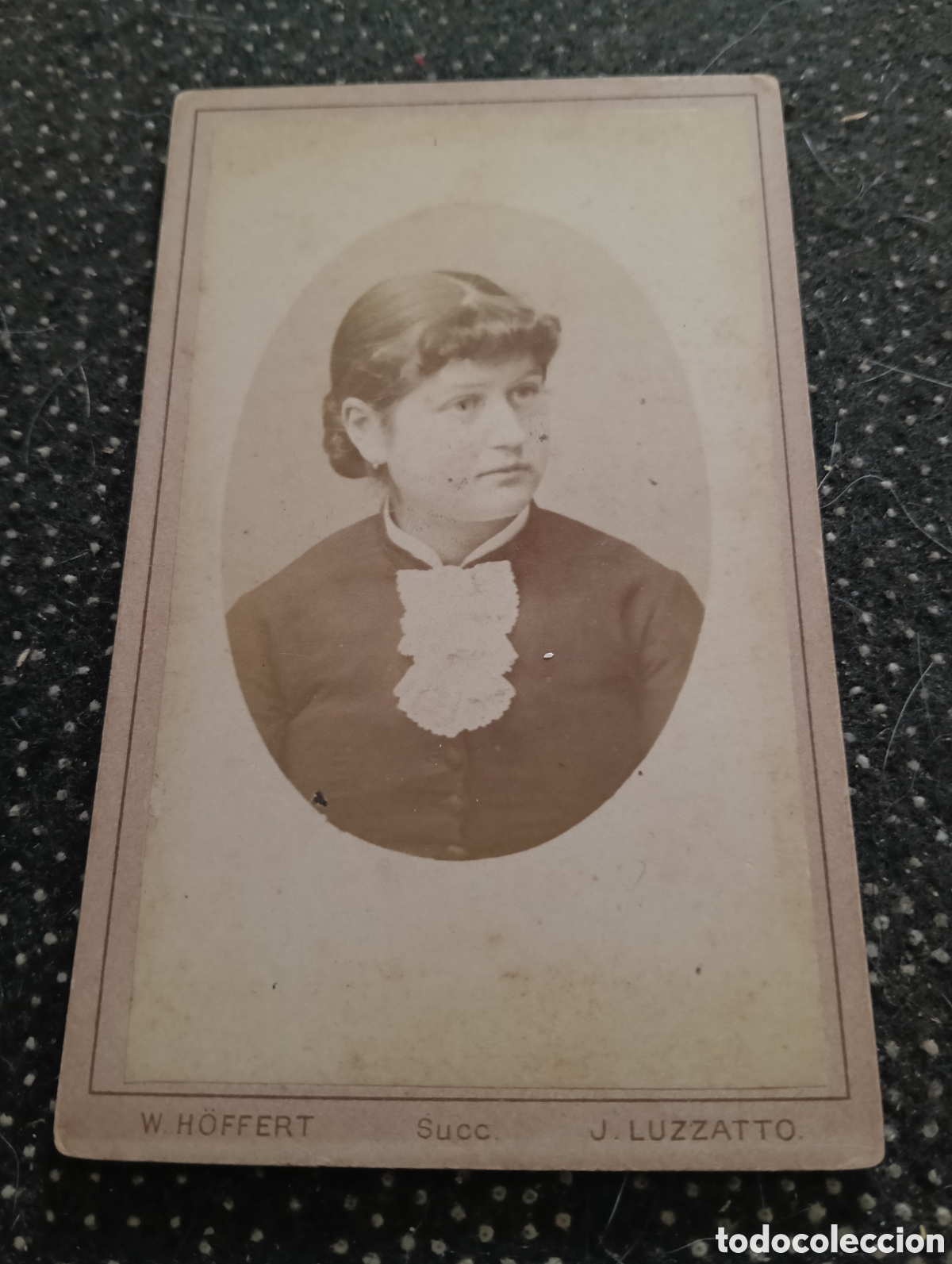 Fotograf&iacute;a antigua: 1865-1910 Fotograf&iacute;a Victoriana en cart&oacute;n de una se&ntilde;ora mide 11 x 6,5 aprox.