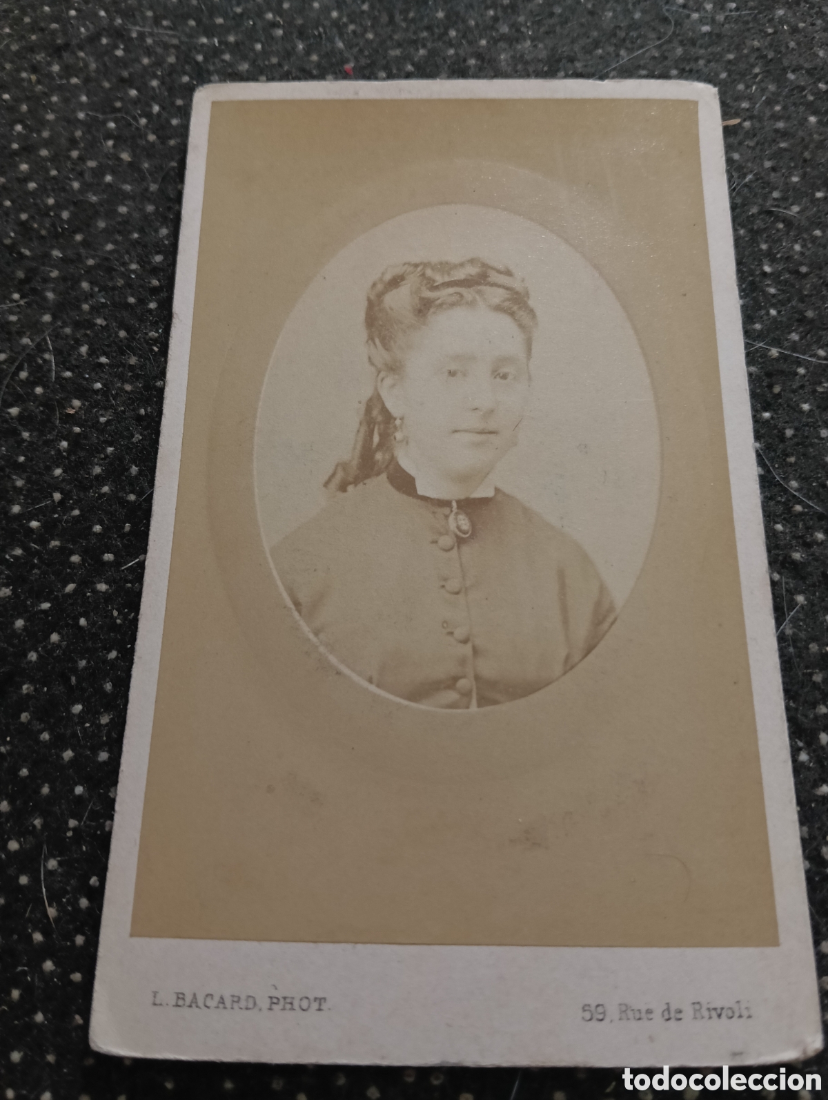 Fotograf&iacute;a antigua: 1865-1910 Fotograf&iacute;a Victoriana en cart&oacute;n de una se&ntilde;ora mide 11 x 6,5 aprox.